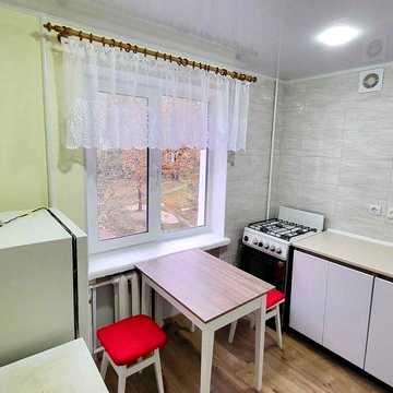 Оренда 2-х к.кв. вул. Кам'яногірська буд. 16 третій поверх.
