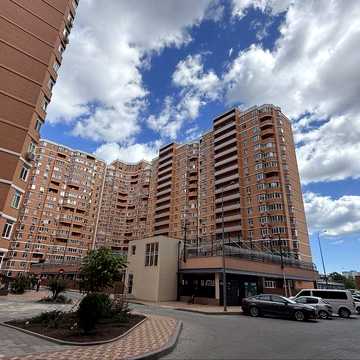 Продам  3 комнатная квартира , двухсторонняя,ЖК RealPark, 89 м² ,  кладовая 5,5 м² , 2 санузла ,Кухня-гостиная, 3 этаж ЖК RealPark