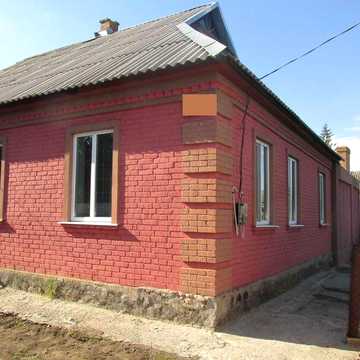 Продам 1/2 частину  будинку з окремим входом й двором по вулиці Войнівській ( 14 район )