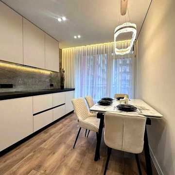 Сучасна квартира з балконом біля озера ЖК Manhattan up