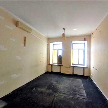 Продам фасадную квартиру Базарная Маразлиевская 77 кв.м
