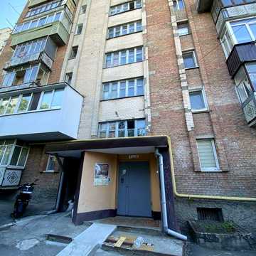 1 кімнатна квартира на Виставці