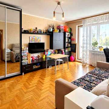 Продається 2 кімнатна квартира, 51 м.кв., район Троєщіна