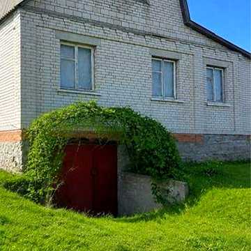 Продаж дачного будинку з ділянкою