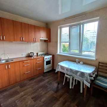 Продам 2 ком. квартиру м Студенческая