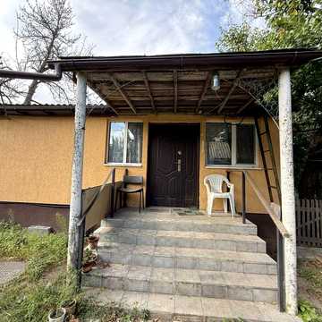 Продається житловий будинок в місті Бобровиця