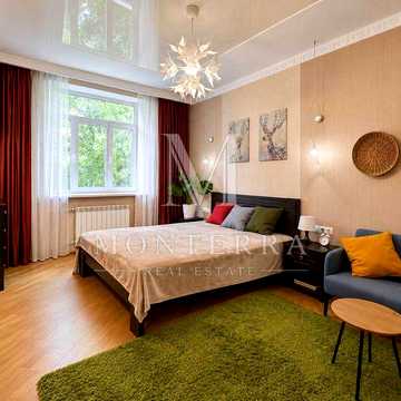 БЕЗ % Продаж 3 кім. квартири з ремонтом, Сталінка, поряд метро Печерська