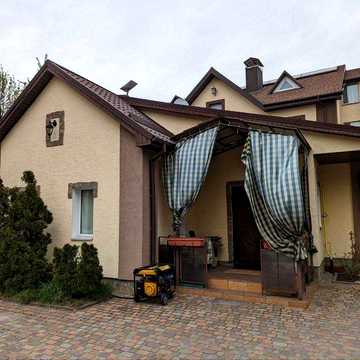 Дом 2-кімнатний 70 м.кв. на території таунхауса в Дарн.районі. Власник