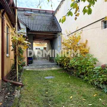Затишний будинок-квартира в центрі Виноградова