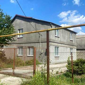 Продаж 2-поверхового будинку 250 м² на 30 сотках з садом та гаражем