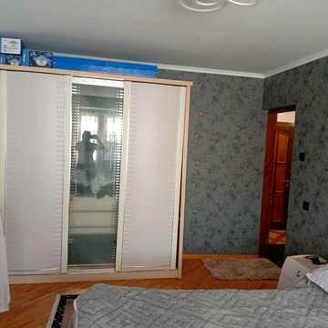 Продам квартиру трьох кімнатну