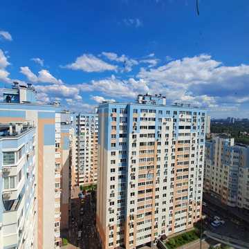 Сергія Данченка вул., 32