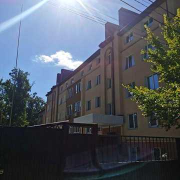 Продаж власної двокімнатної квартири 60м2 з індивідуальним газовим опаленням через дорогу від парку Незнайко