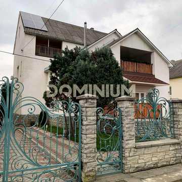 Комфортний будинок для життя і бізнесу у Виноградові