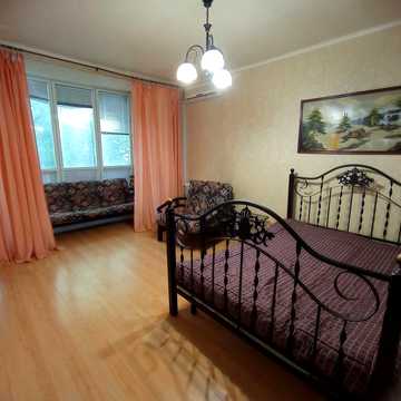 Метро Золоті ворота, вул. Олеся Гончара 47/49, здам 1-кімн. квартиру