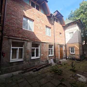 Продаж 6к квартири у Львові по вул Декарта