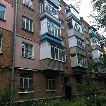 Київ продам 2 кім.квартиру вул.Ольжича 12.