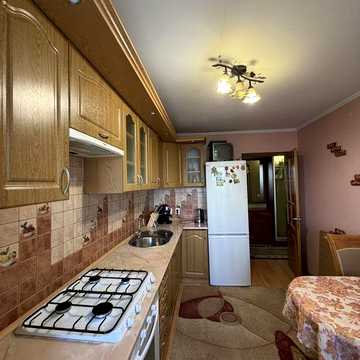 Здається 3 кчмнатна квартира  на Народицькій з автономним опаленням.