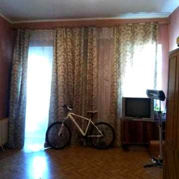 7.  3-комнатная квартира в центре крепкий дом АГВ