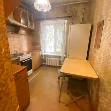 Продаж 2-кімнатної квартири під ремонт на Заставі, вул. Стовбова, 47 м², 1 поверх, Вигідна ціна, Державні программи