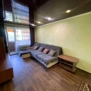 2к квартира на Пирогова( зупинка Ющенко)