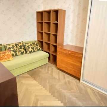 Нововокзальна вул., 19
