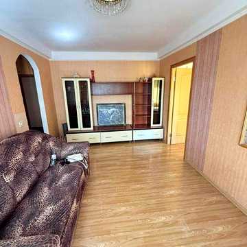 Продаж 2-к квартири Ю.Здановської (Ломоносова),31. Є газ.