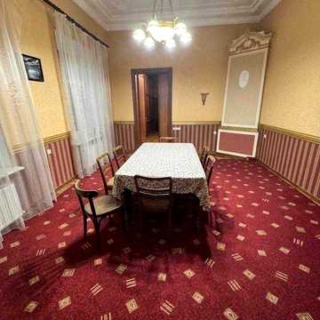 Продам просторную 3 комнатную квартиру 105 м с террасой на ул. Осипова, Центр
