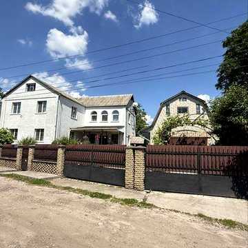 Просторий двоповерховий будинок   в Козятині