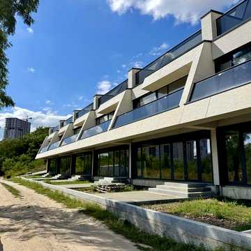 Таунхаус Montreux у центрі Києва — введений в експлуатацію та готовий до ремонту