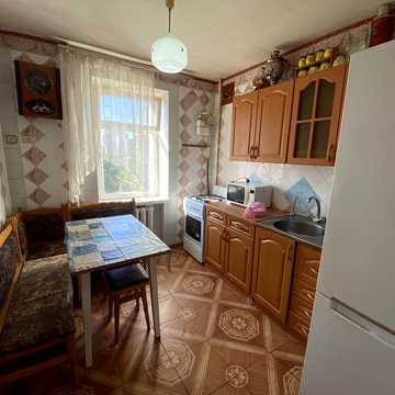 Анатолія Петрицького вул., 11