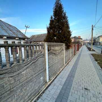 Продаж будинку в центрі міста біля КІНО