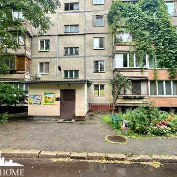 Простора 2-кімнатна квартира ,  вул. Мукачівська, 8 , 72,4 м² , 2 поверх ,Газ