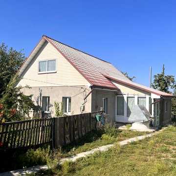 Продаж гарного цегляного будинку