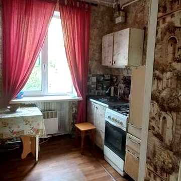 Продам 2х ком квартиру, сталинка!