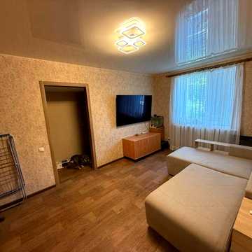Оренда 2к квартири з гаражем (Алана Шепарда 28)