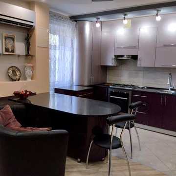 Аренда чотирьох кімнатної квартири.