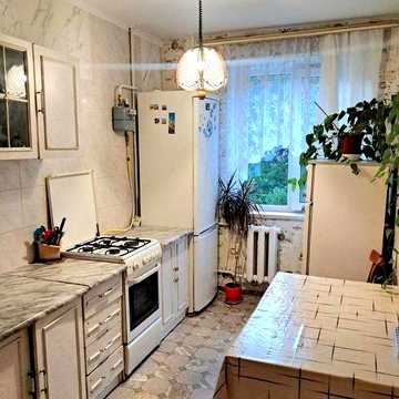 Продам 3х.ком в топ районе, низкий этаж