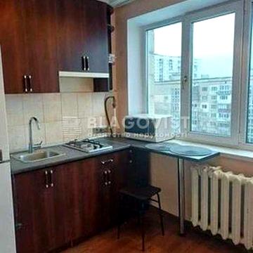 Продаж 2-кімн. квартири з видом на Дніпро та Печерську Лавру. Русанівська набепрежна, 11