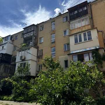 Продам 1 ком квартиру с ремнонтом мебелью и техникой  в приморском р-не Адмиральский проспект ,кирпичный дом  2 эт /5 цена 35000$