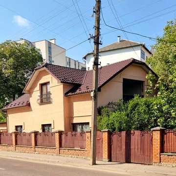 Під комерцію за зниженою (1400є замість 2200є) ціною від власника