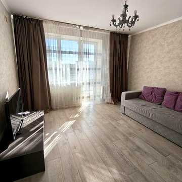 Продаж 1кім квартири в новобудові з ремонтом вул. Зелена, бічна
