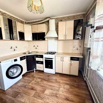 Продам двокімнатну квартиру. Автономне газове опалення. Кухня -9 кв.м!!!