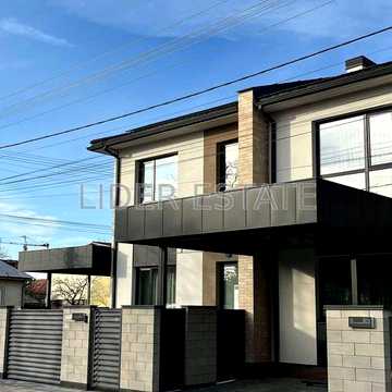 Продаж 4-кімн. таунхауса 170 м² на 2 сотках в Ужгороді!