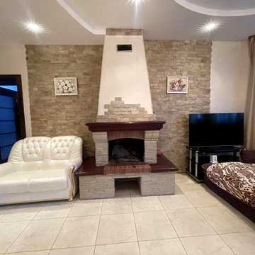 Продам яскравий будинок  з ремонтом 360 м² на 10 сотках | Бровари, Торгмаш | 225 000 $| зі сховищем