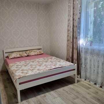 Сдам свою 2хкомн в центре до мая