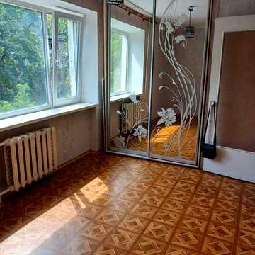 Продаю 2 к/кв О.Бондаренко (28 Армии) 4/5 Кирп, 42/27/6,22500