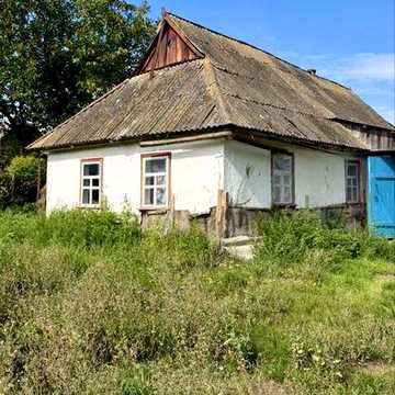 Продається будинок та земельні ділянки