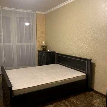 Продаж 1 кім Драгоманова 2А