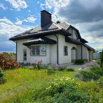 Сучасний будинок в котеджному містечку сщ Безлюдівка.